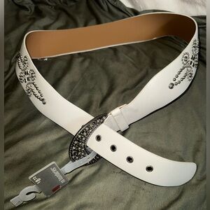 No boundaries women’s studded rhinestone white belt